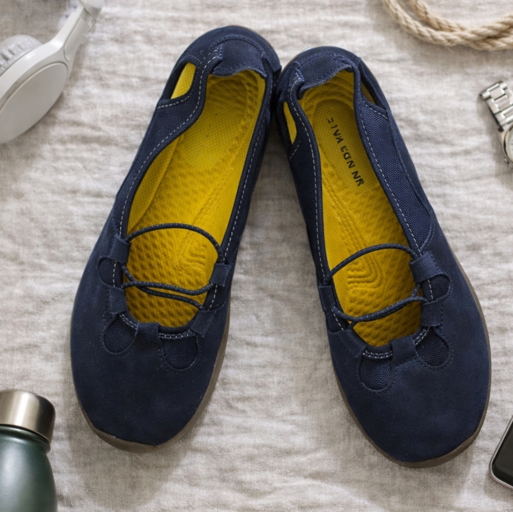 LANDS' END SLIP‎ ON SNEAKERS SIZE 8